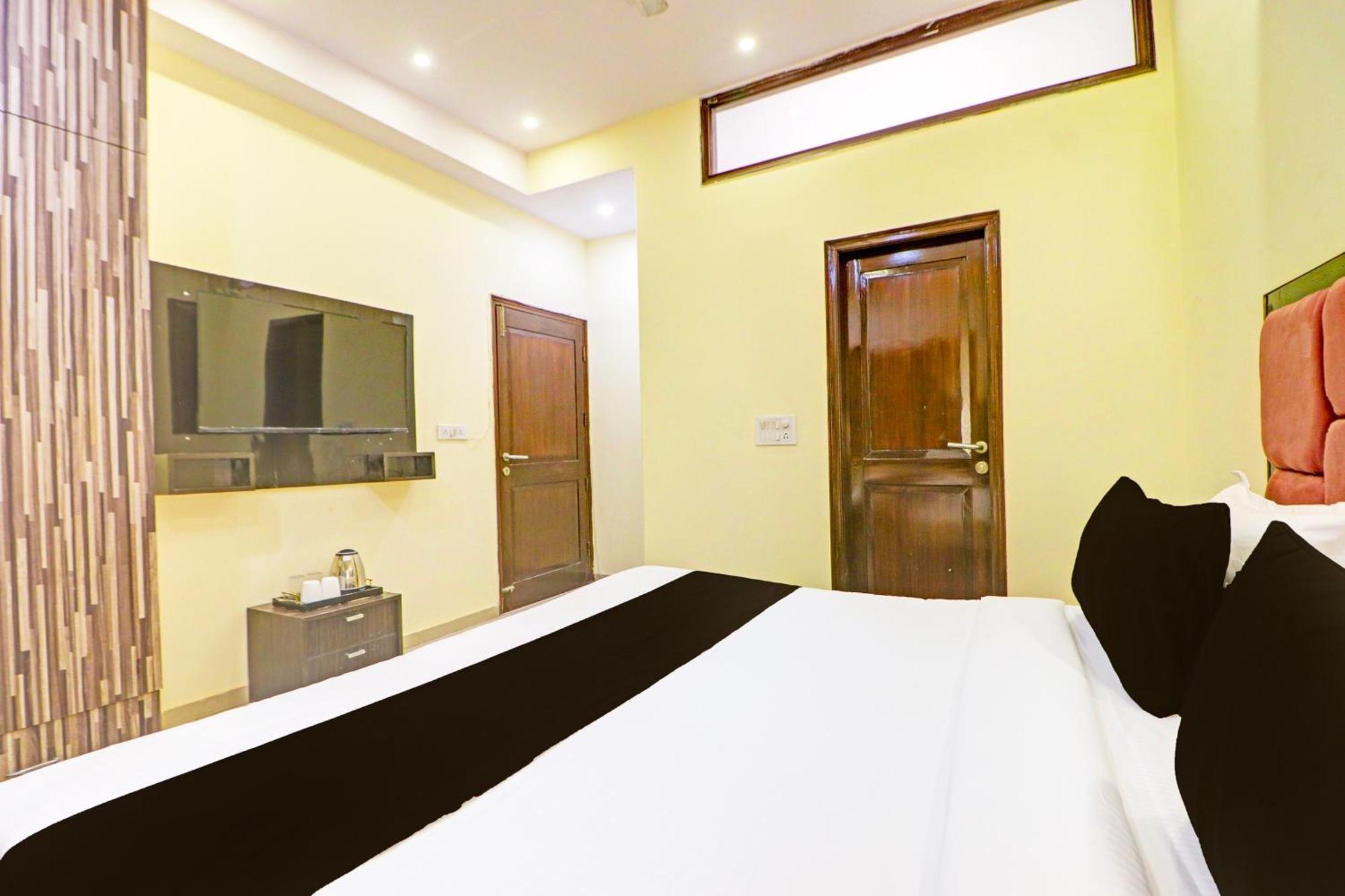 Hotel O Mansarover Inn New Delhi Buitenkant foto